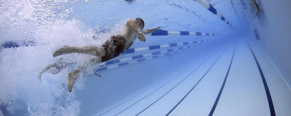 שחייה היא פעילות מומלצת בימי מנוחה